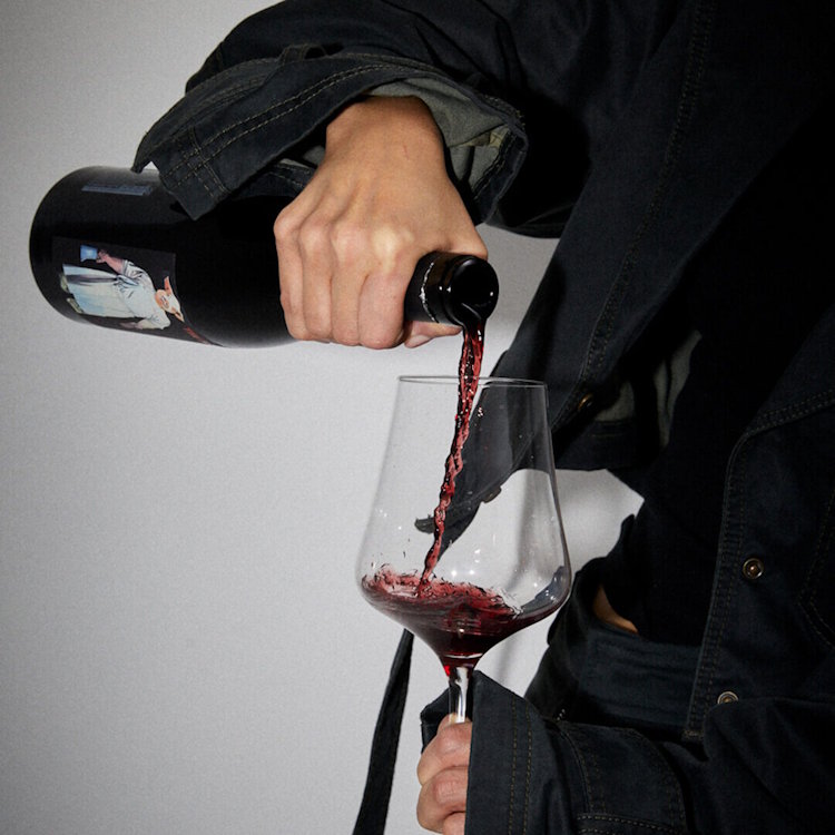 Rotwein einschenken Rotwein einschenken